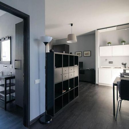 Apartament Via Mentana 32 - The House Of Travelers Como Zewnętrze zdjęcie