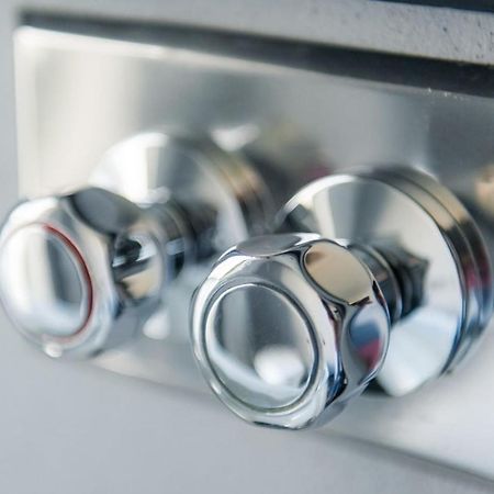 Apartament Via Mentana 32 - The House Of Travelers Como Zewnętrze zdjęcie