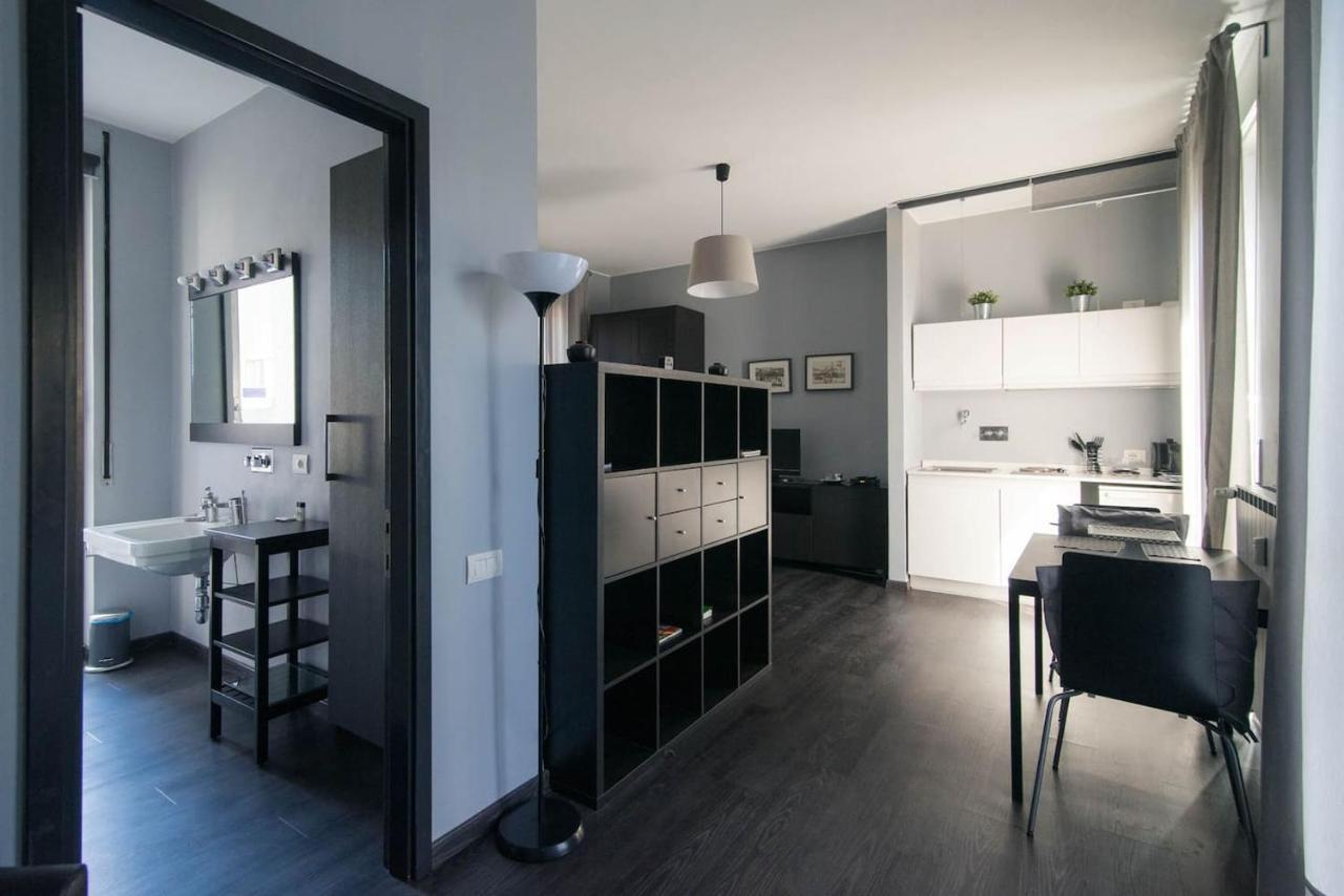 Apartament Via Mentana 32 - The House Of Travelers Como Zewnętrze zdjęcie