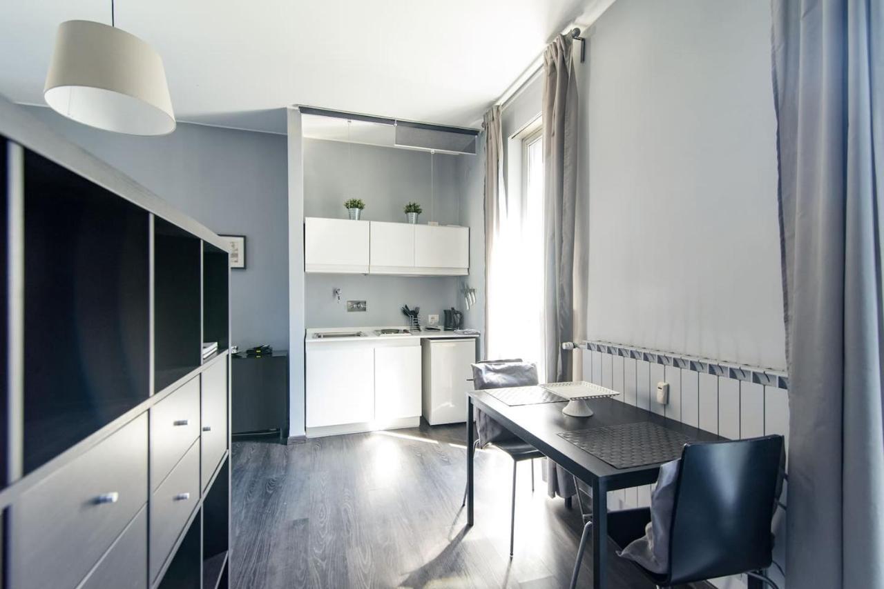 Apartament Via Mentana 32 - The House Of Travelers Como Zewnętrze zdjęcie