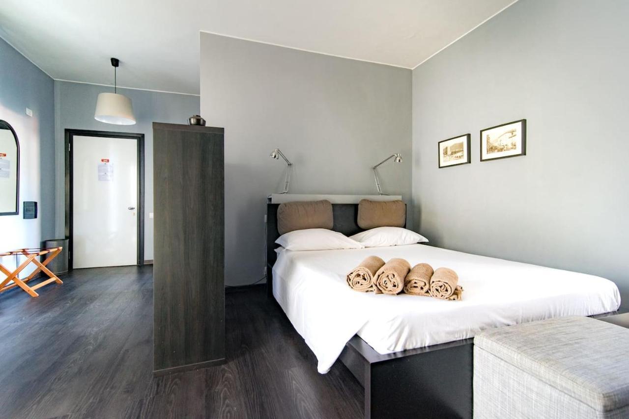Apartament Via Mentana 32 - The House Of Travelers Como Zewnętrze zdjęcie
