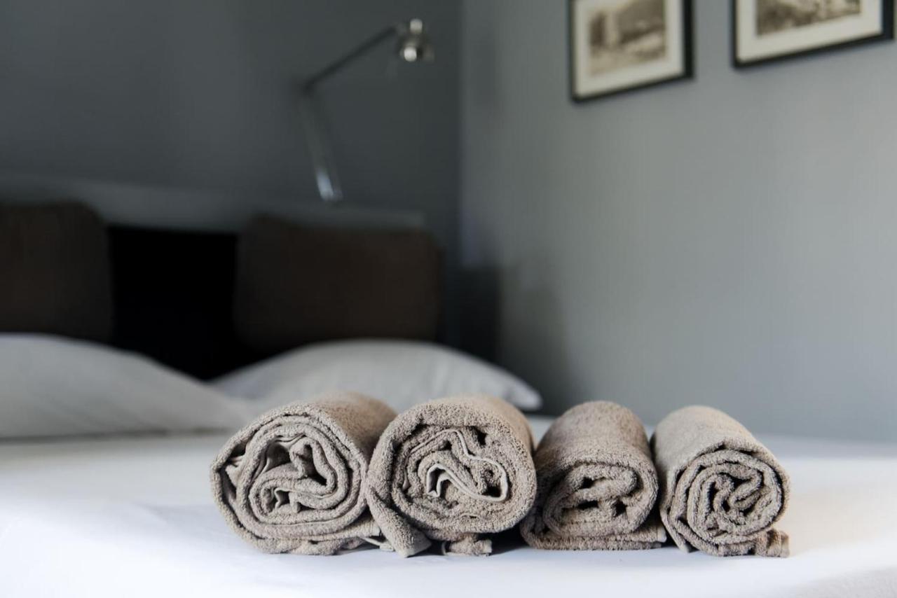 Apartament Via Mentana 32 - The House Of Travelers Como Zewnętrze zdjęcie