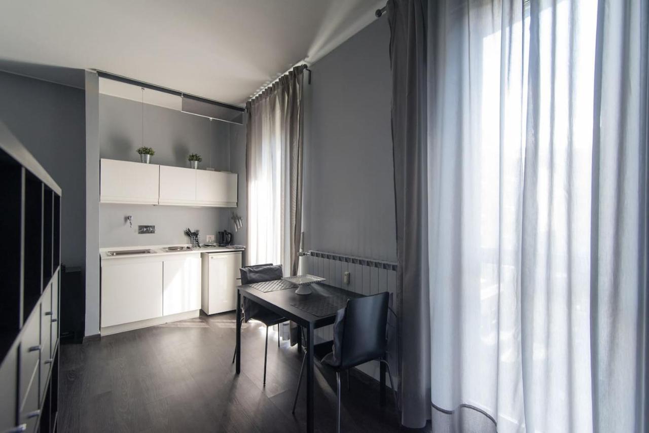 Apartament Via Mentana 32 - The House Of Travelers Como Zewnętrze zdjęcie